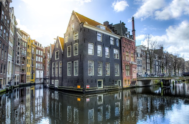Amsterdam la 159 euro/p pentru 3 zile (zbor+hotel)