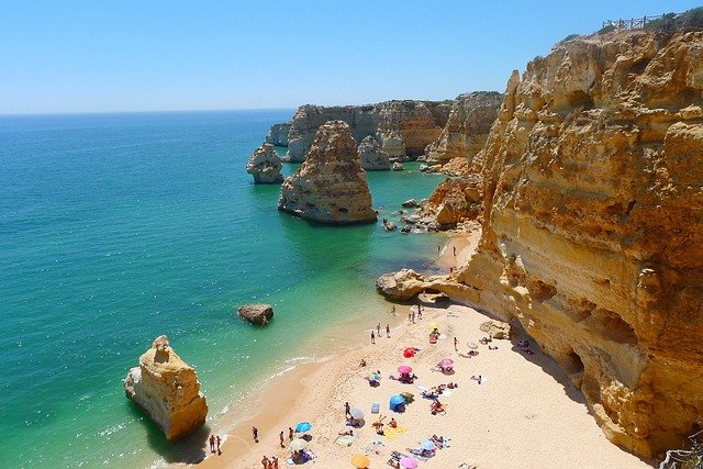 Algarve, Italia la 236 euro/p cu cazare și zbor inclus, pentru 7 zile